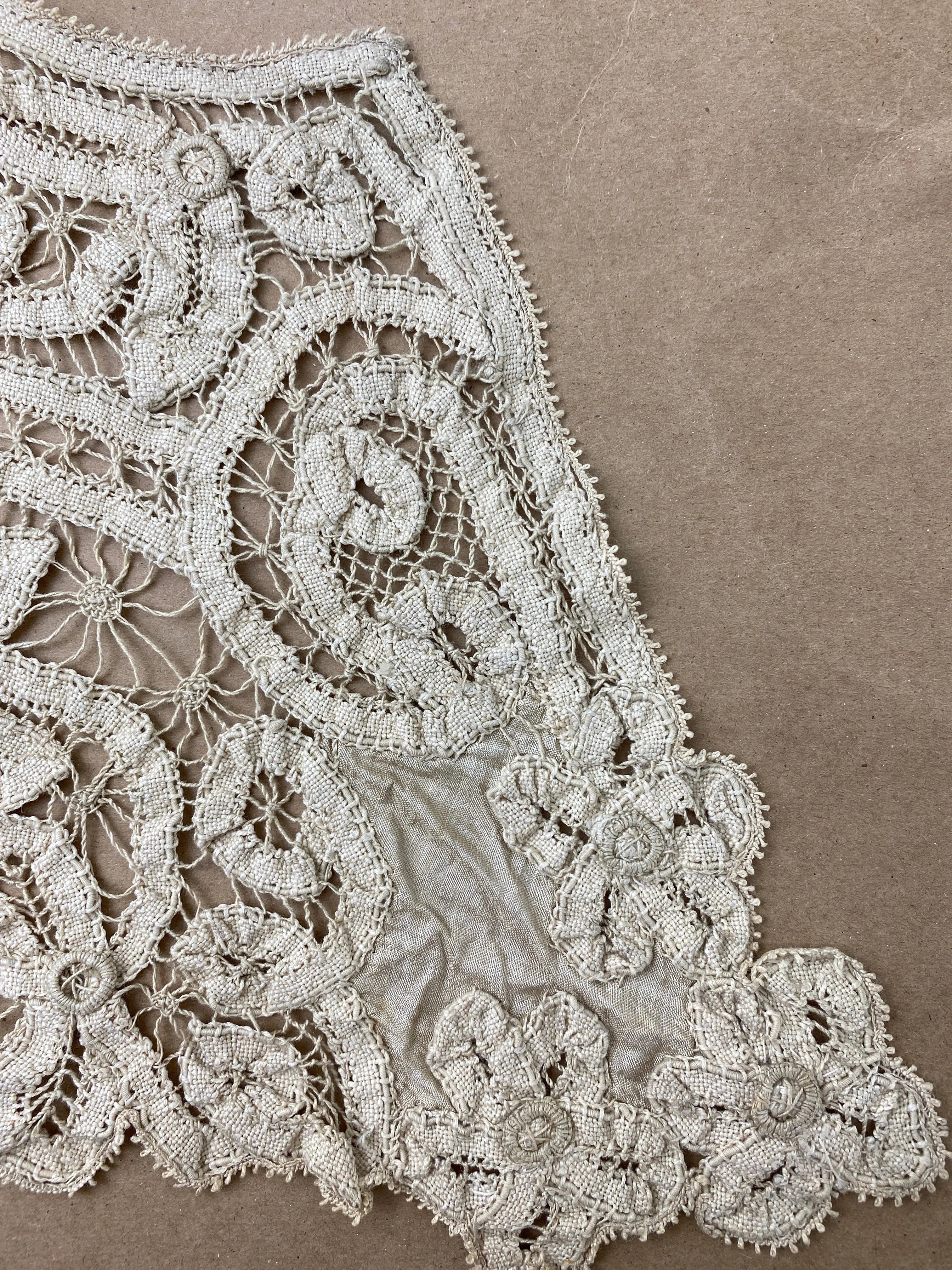 Antique Edwardian Beige Handwork Tape Lace Collar